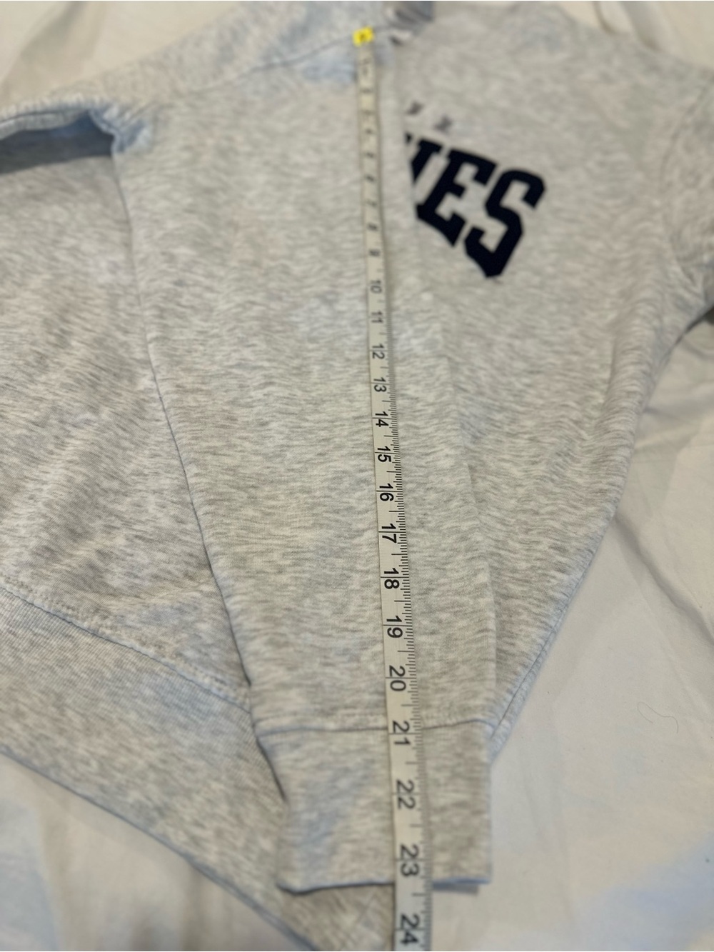 NWOT Champion UCONN Huskies SzL Embroidered logo Spellout Basketball sweatshirt. - Picture 5 of 13
